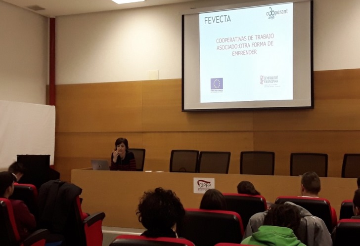 Els alumnes de grau mitjà del CIPFP de Benicarló aprenen com emprendre en cooperativa en acabar els seus estudis